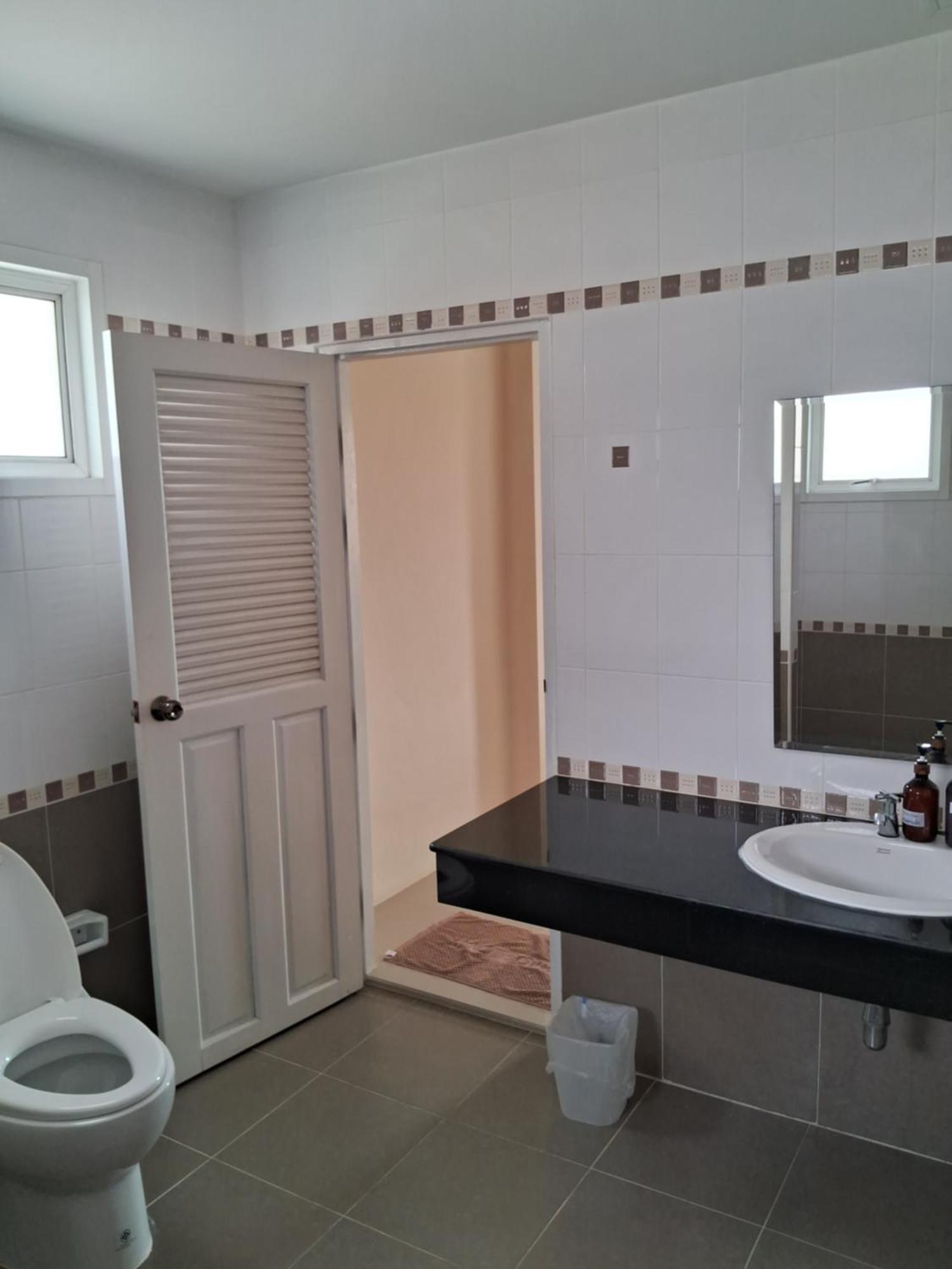 เคทู เกสเฮาส์ Hotel Chonburi Bagian luar foto